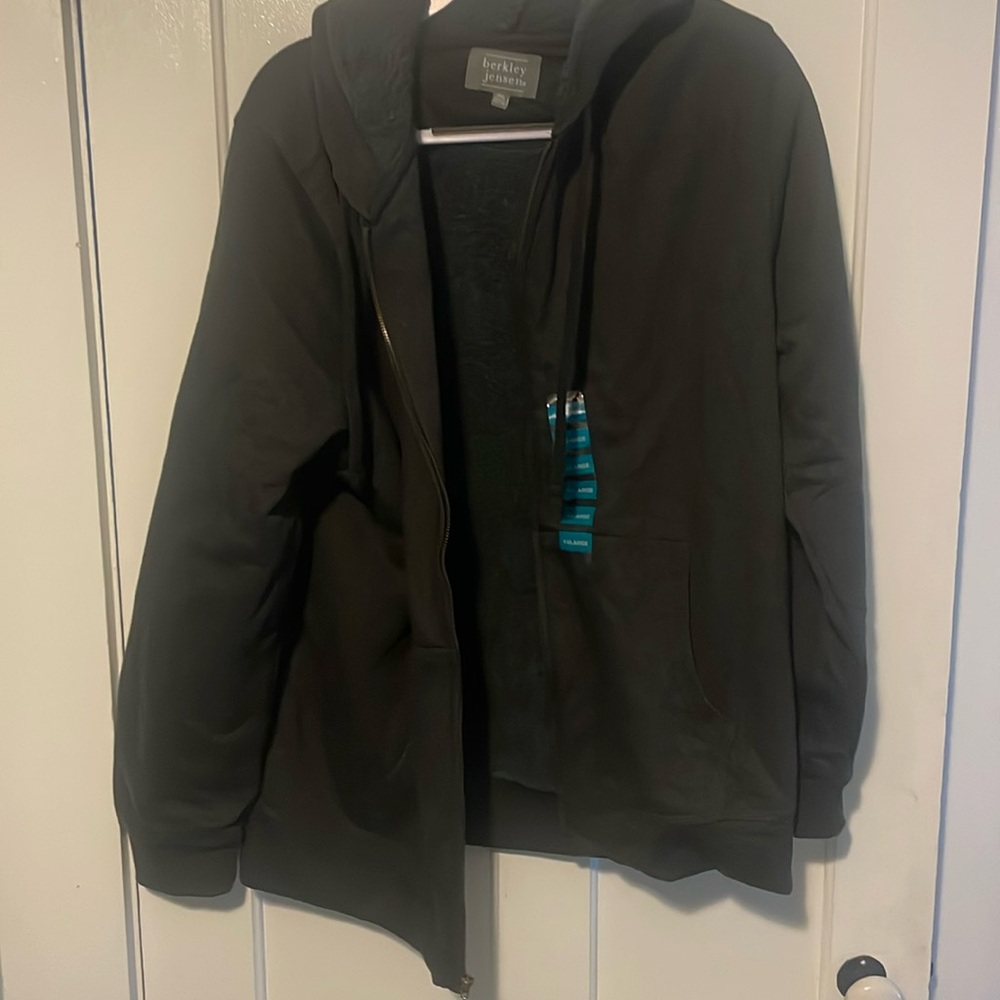 Sherpa line hoodie.